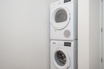 Hawthorne 31 | Laundry